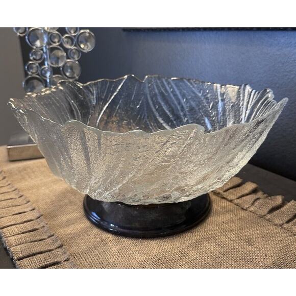 Vintage LARGE SALAD BOWL Leaf Textured Pattern Embossed Glass Silver Base Stand - Picture 2 of 5